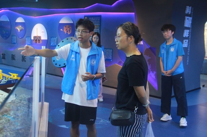 细致入微的校园生活指导……各伴随清早